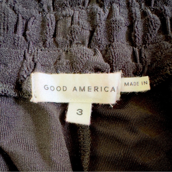 GOOD AMERICAN Black Jacquard Terry Loose Fit Mid Rise Elastic Waist Shor… - Picture 6 of 8